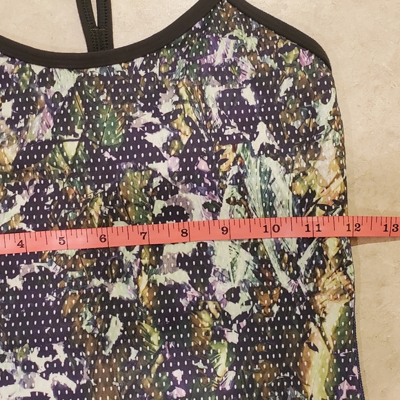 EUC Lululemon Power Y Tank - Picture 13 of 15